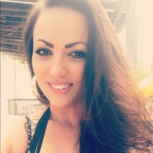 Meet your Posher, Maria